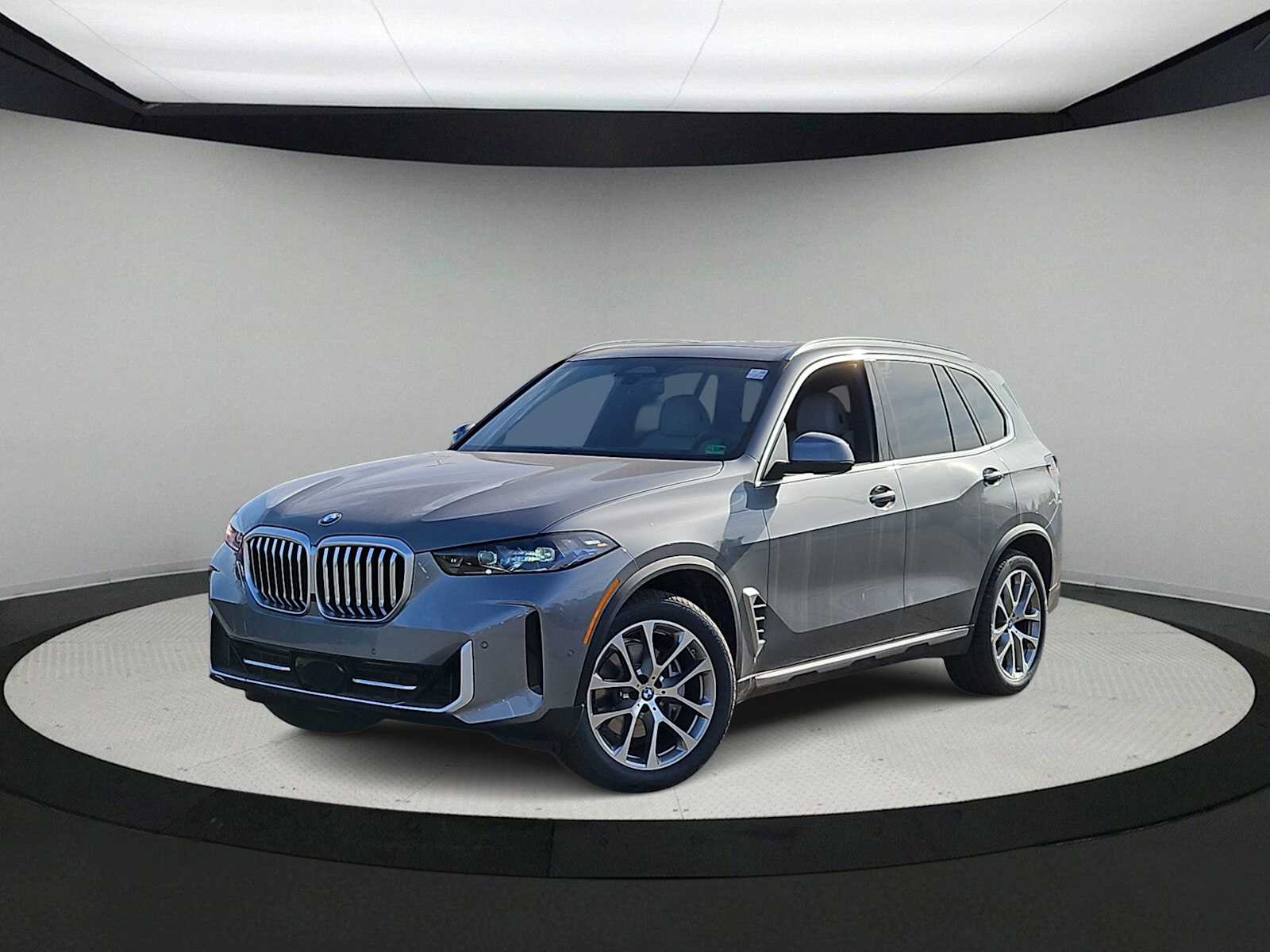 Thumbnail: 2026 BMW X5 - 1