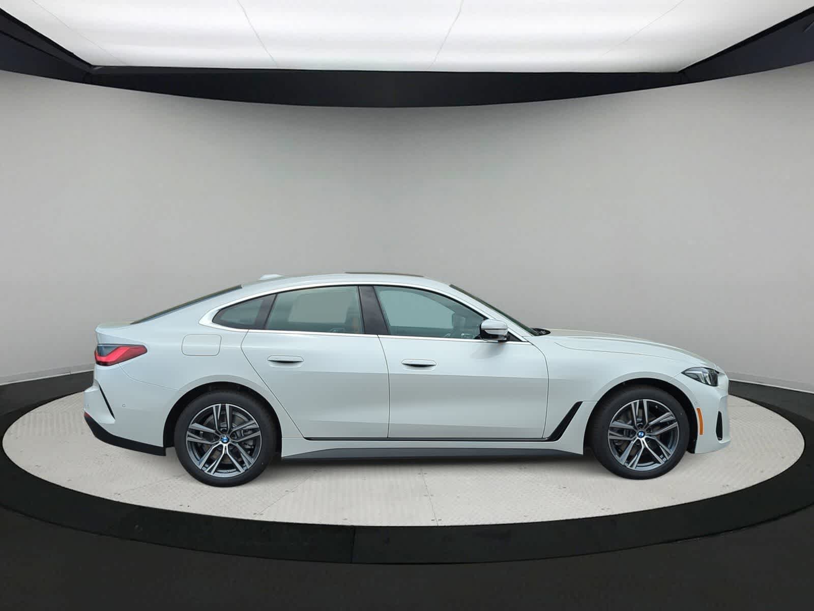 Thumbnail: 2025 BMW 4 Series - 9