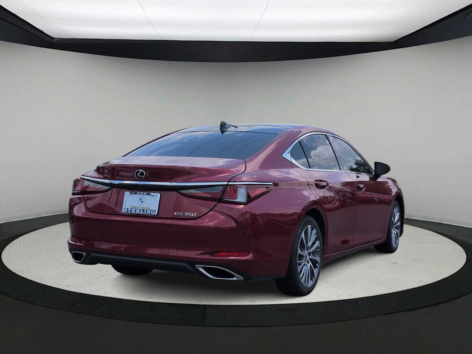 Thumbnail: 2019 Lexus ES - 8