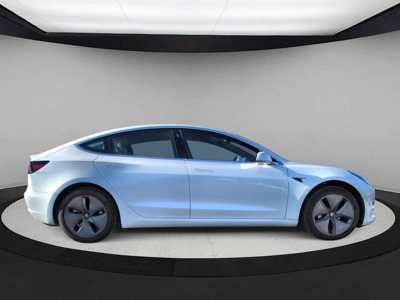 Thumbnail: 2019 Tesla Model 3 - 9