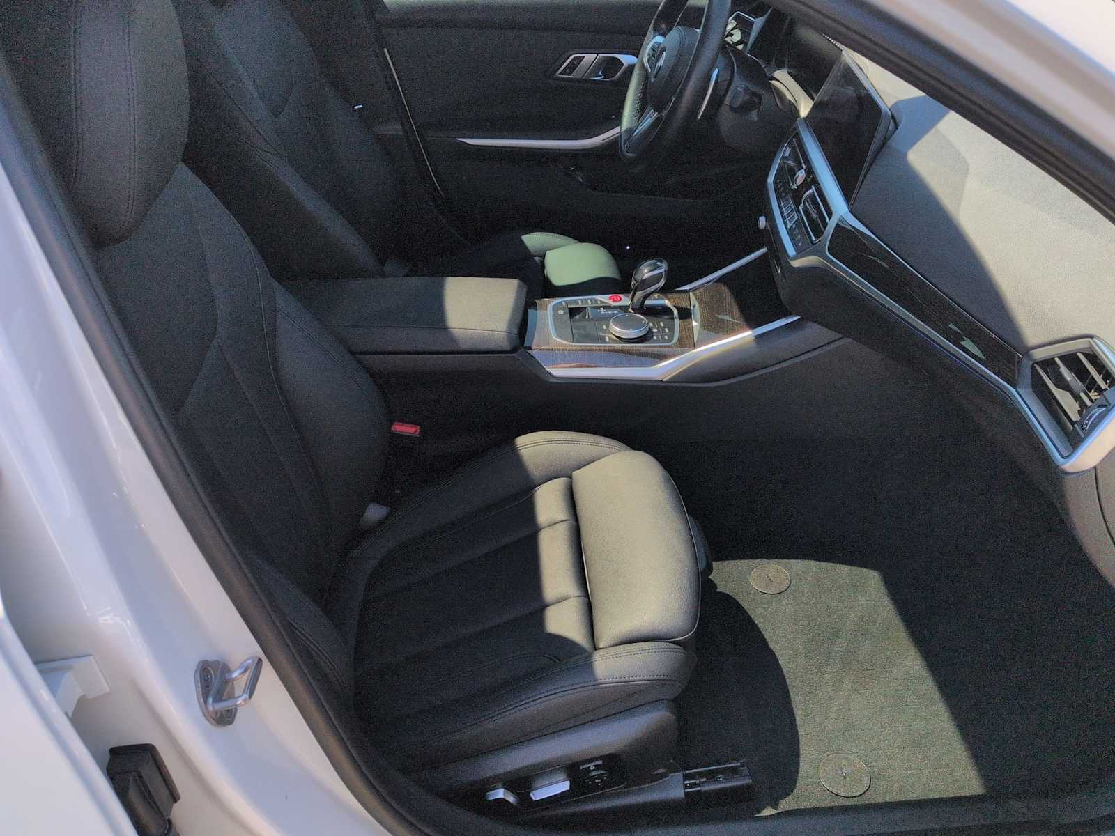 Thumbnail: 2021 BMW 3 Series - 24