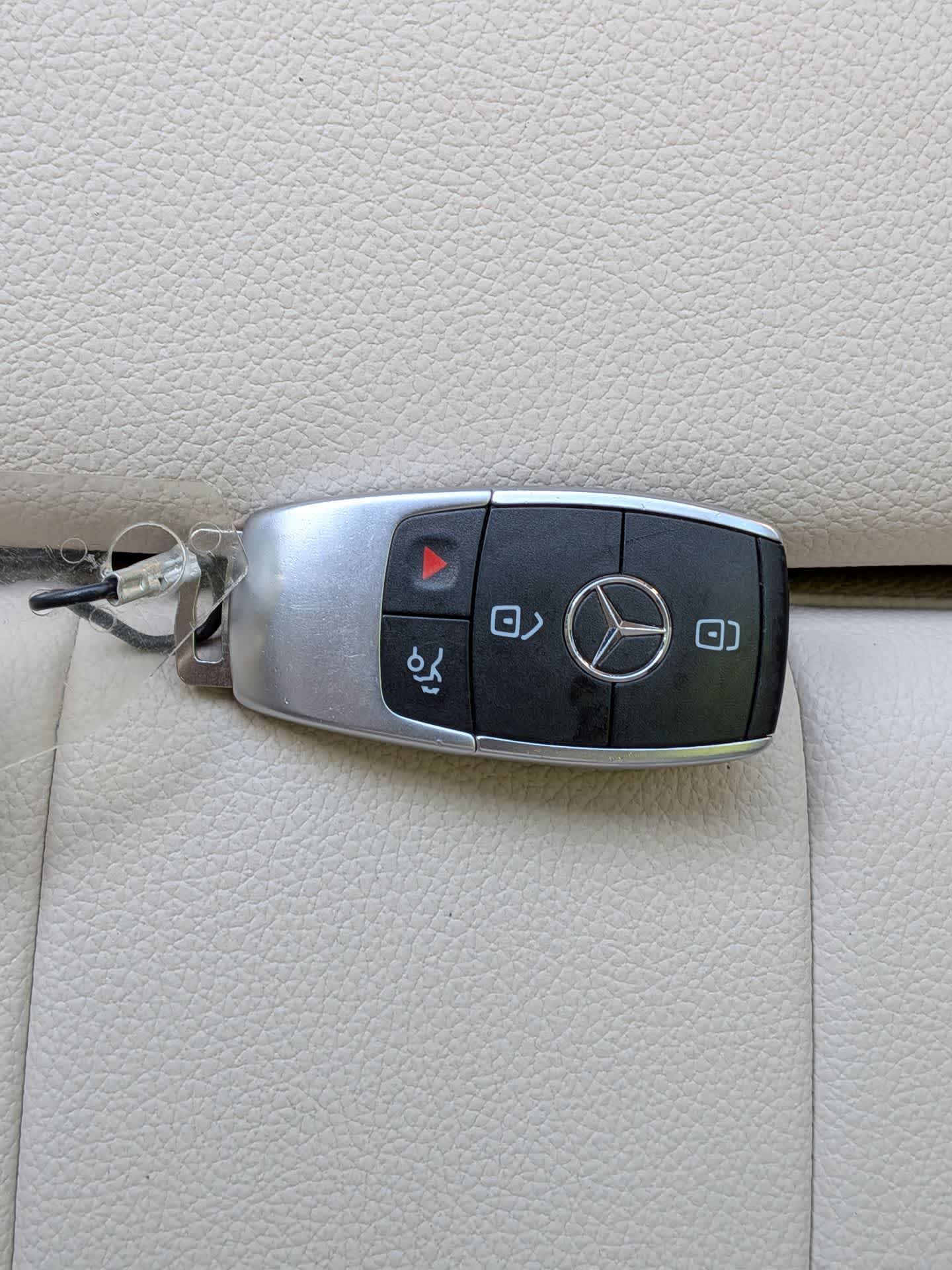 Thumbnail: 2020 Mercedes-Benz GLB - 36