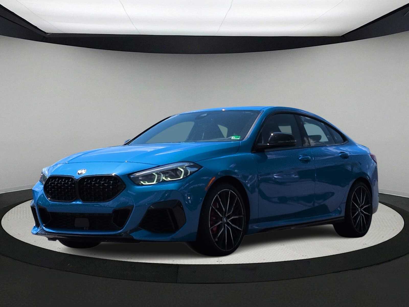 Thumbnail: 2024 BMW 2 Series - 4