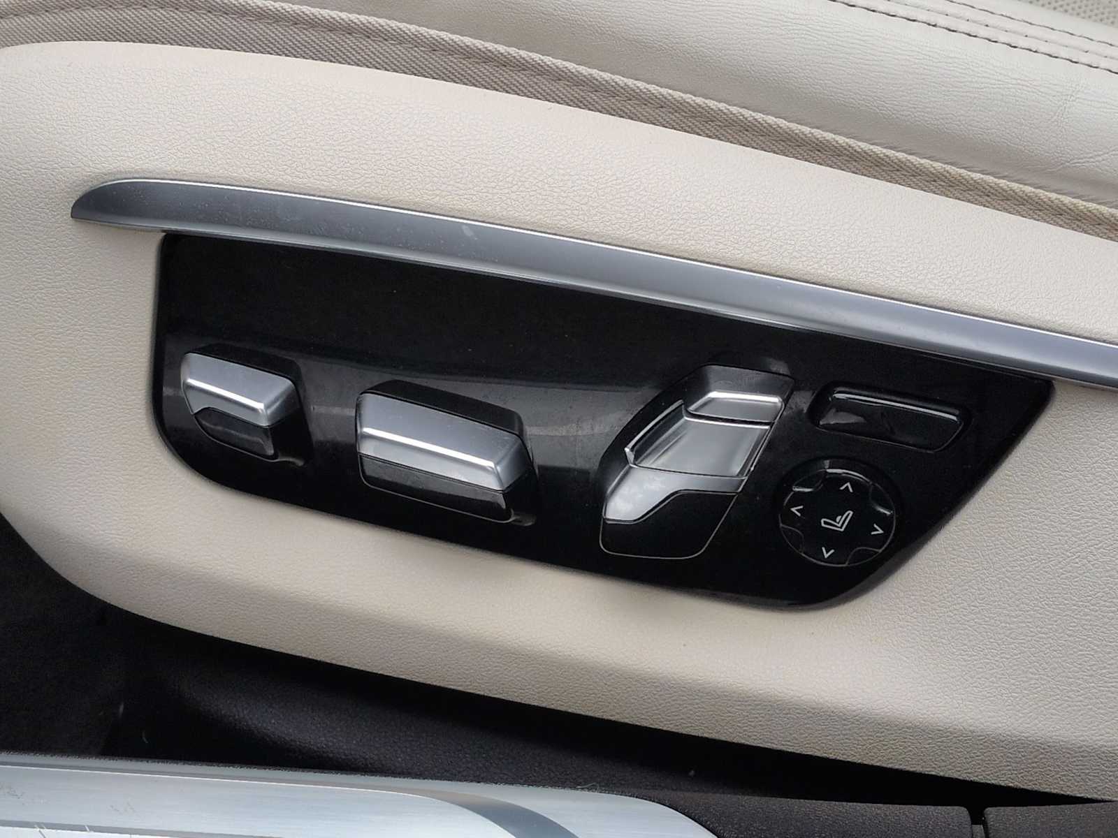 Thumbnail: 2016 BMW 7 Series - 17