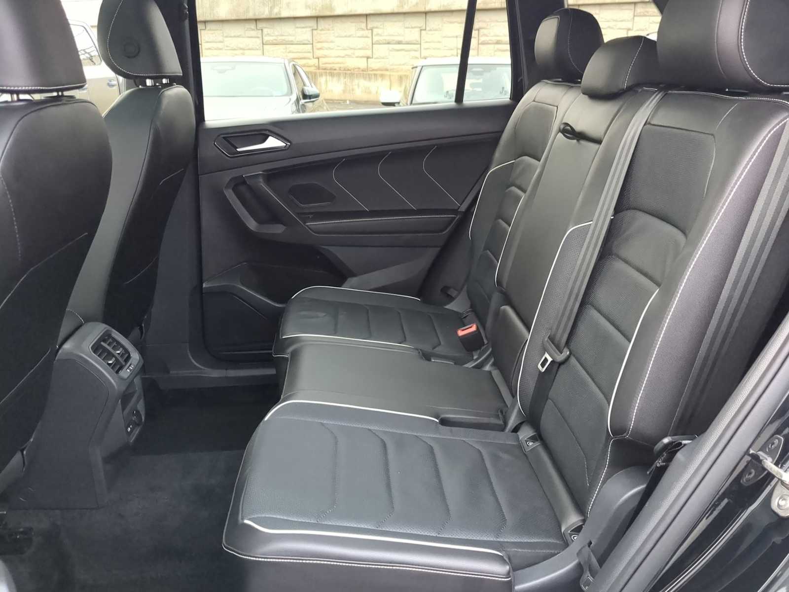 Thumbnail: 2024 Volkswagen Tiguan - 20