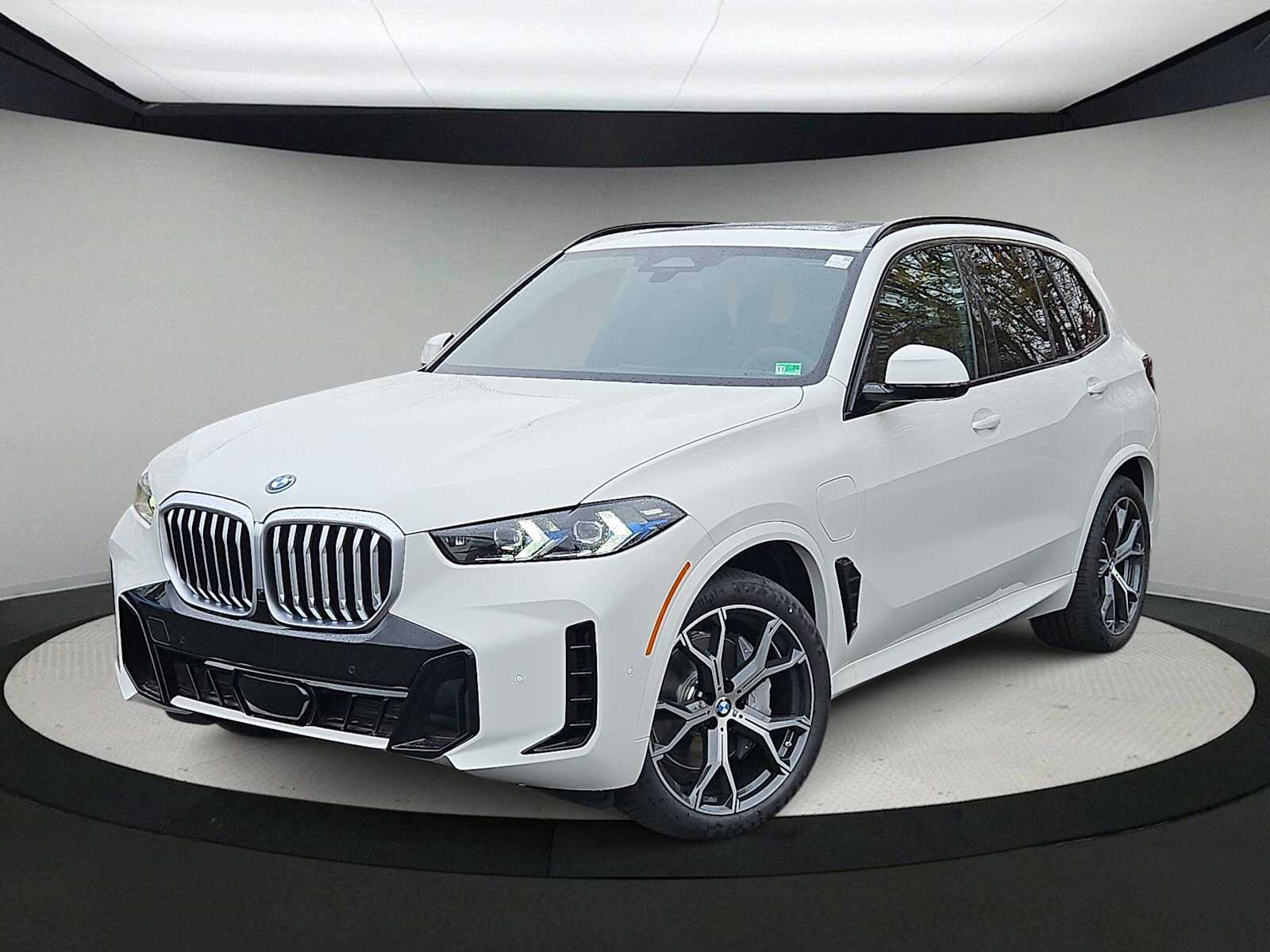 Thumbnail: 2026 BMW X5 - 1