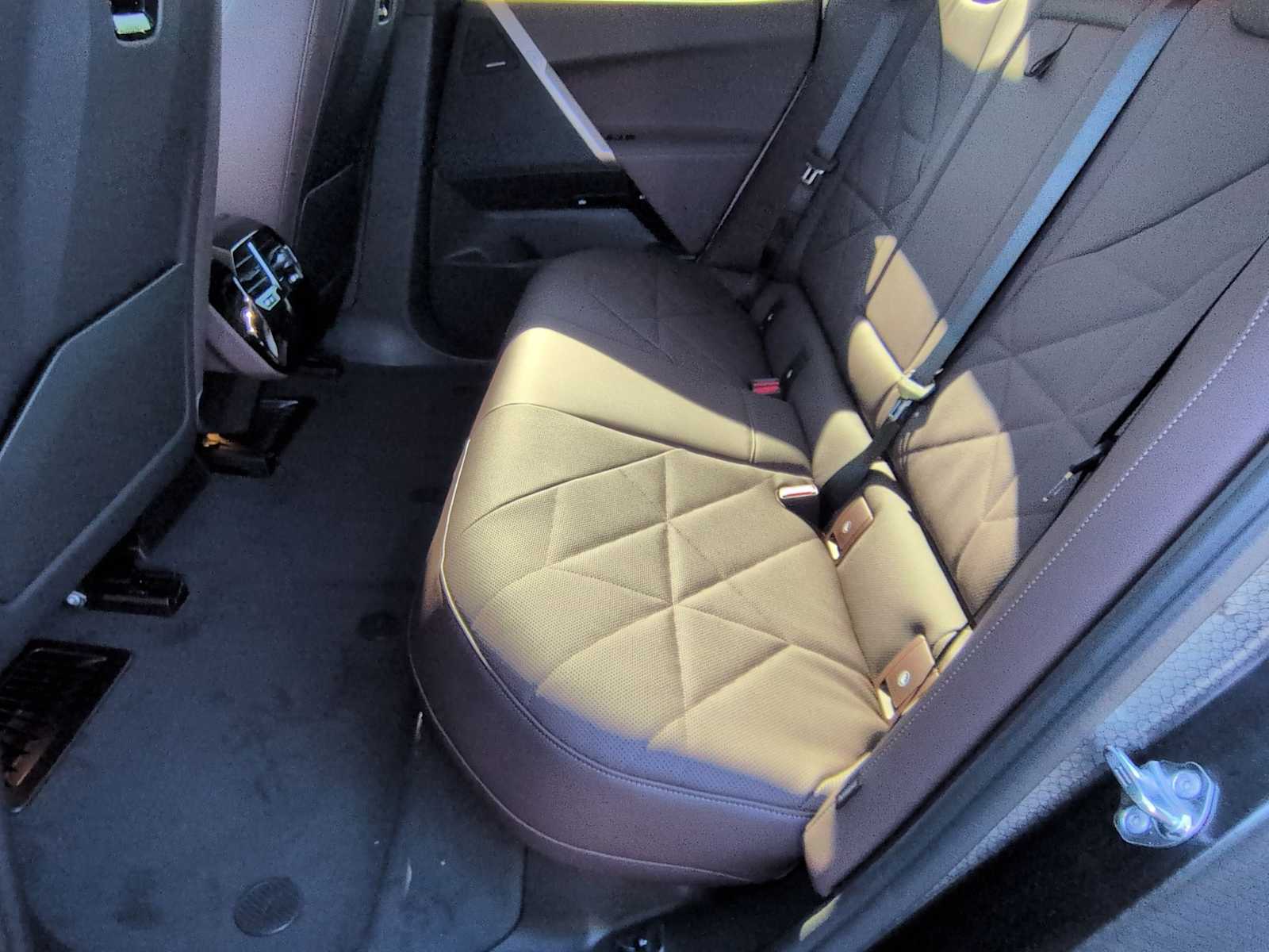 Thumbnail: 2026 BMW iX - 20