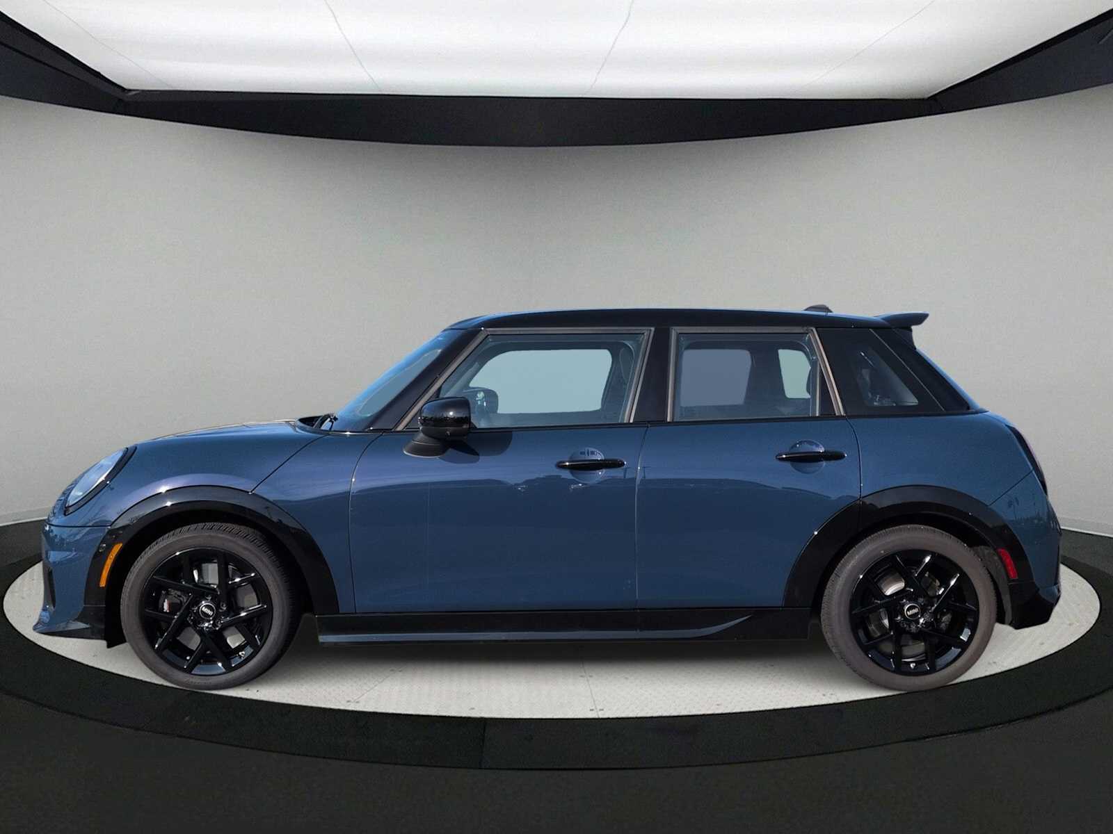 Thumbnail: 2025 MINI Cooper Hardtop - 5