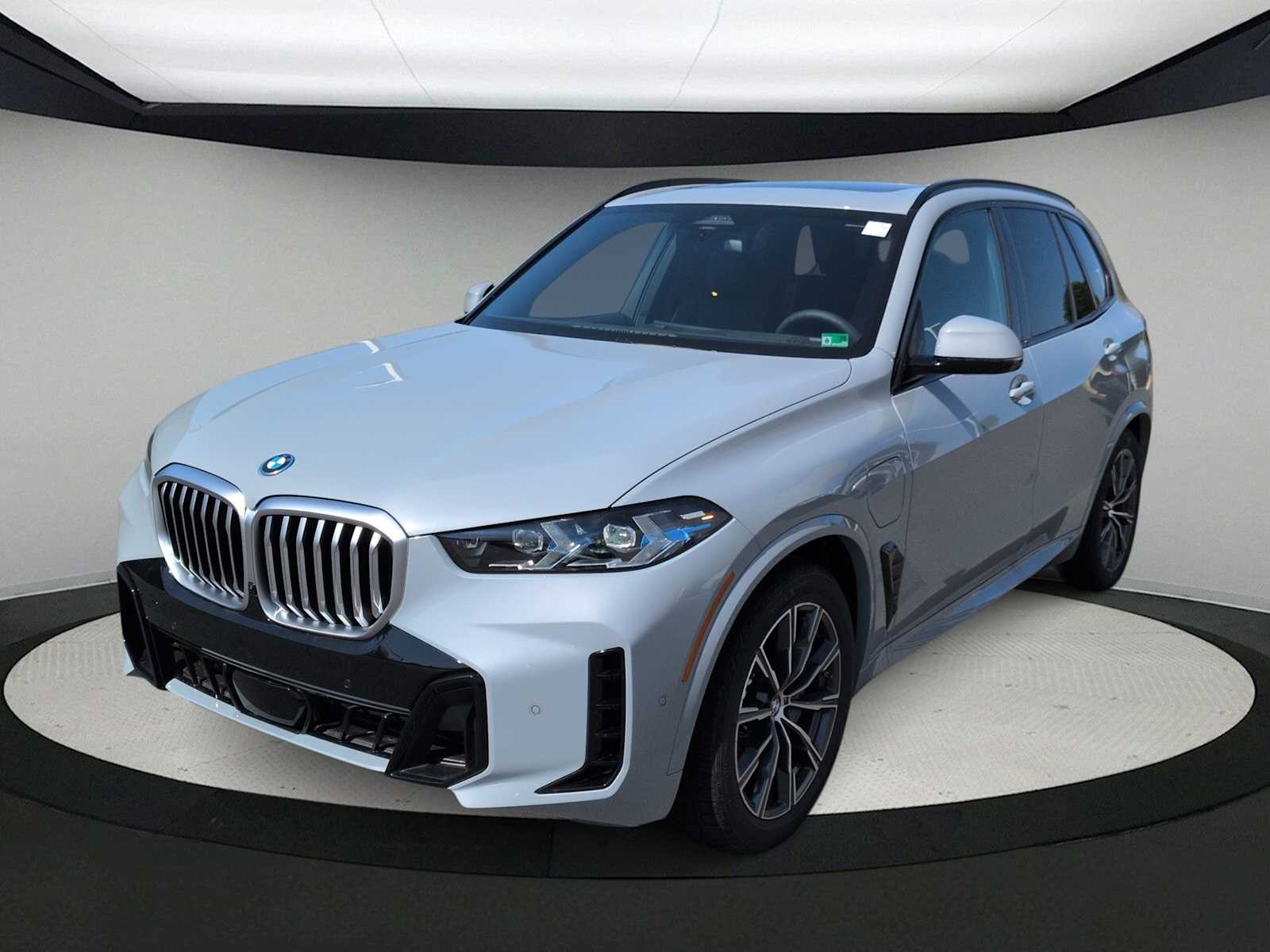 Thumbnail: 2026 BMW X5 - 4