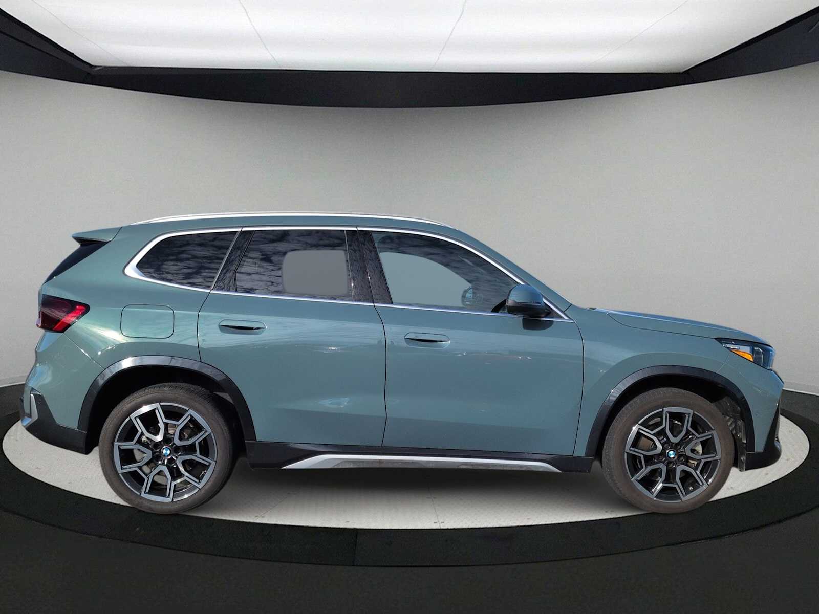 Thumbnail: 2025 BMW X1 - 9