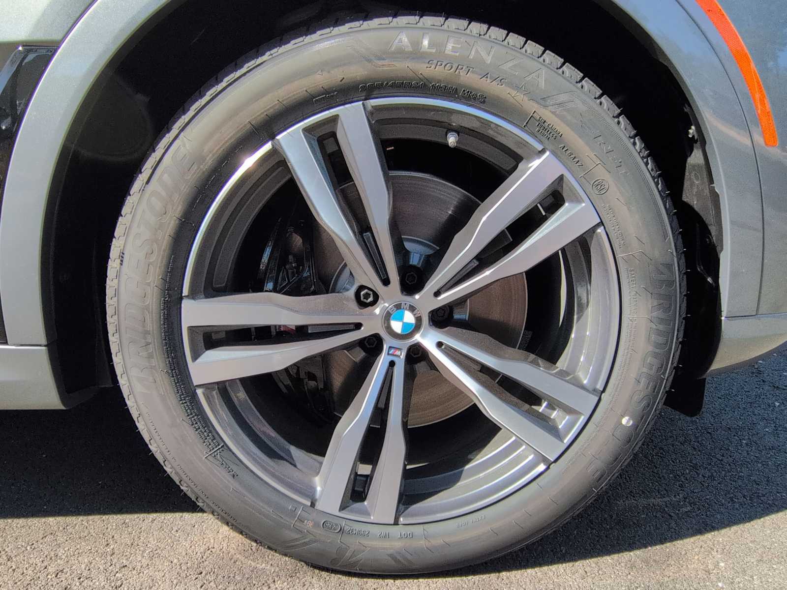 Thumbnail: 2026 BMW X7 - 14