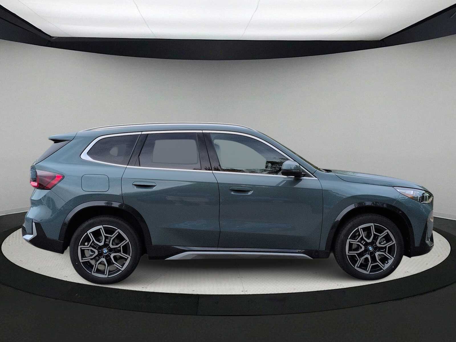 Thumbnail: 2026 BMW X1 - 9