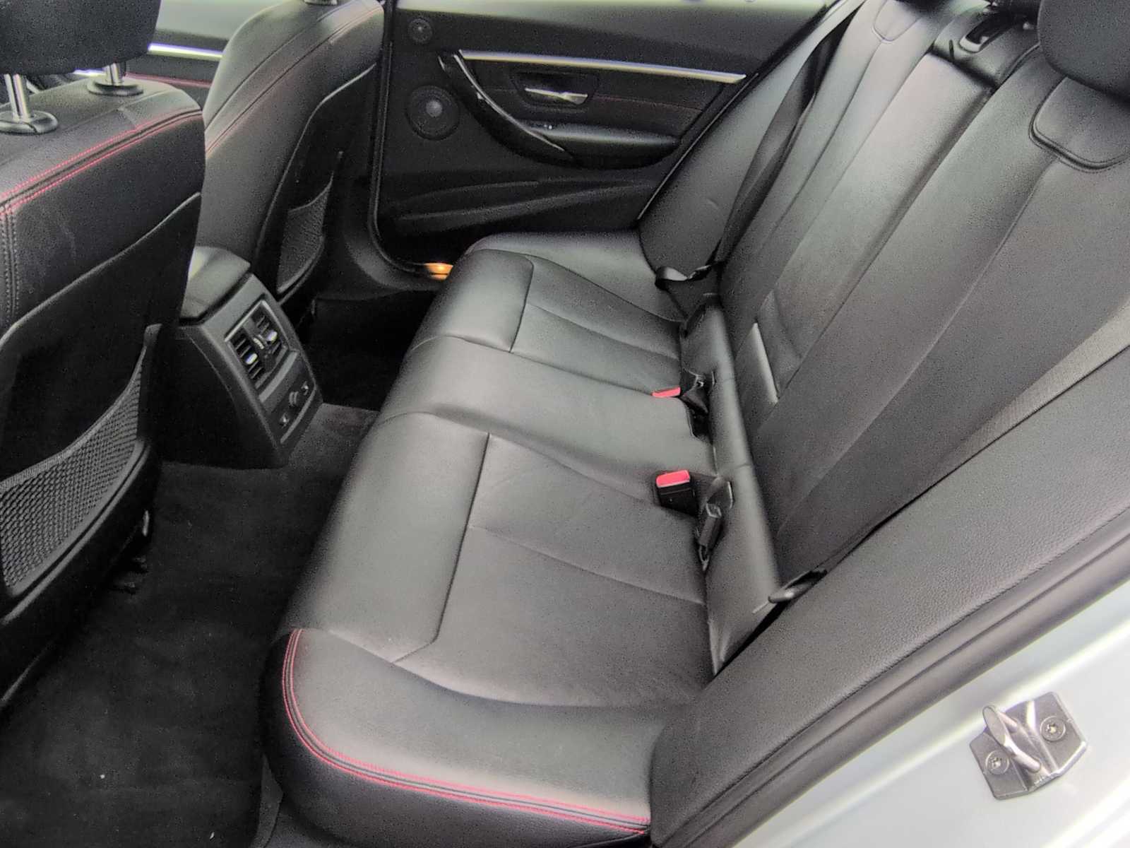 Thumbnail: 2017 BMW 3 Series - 20