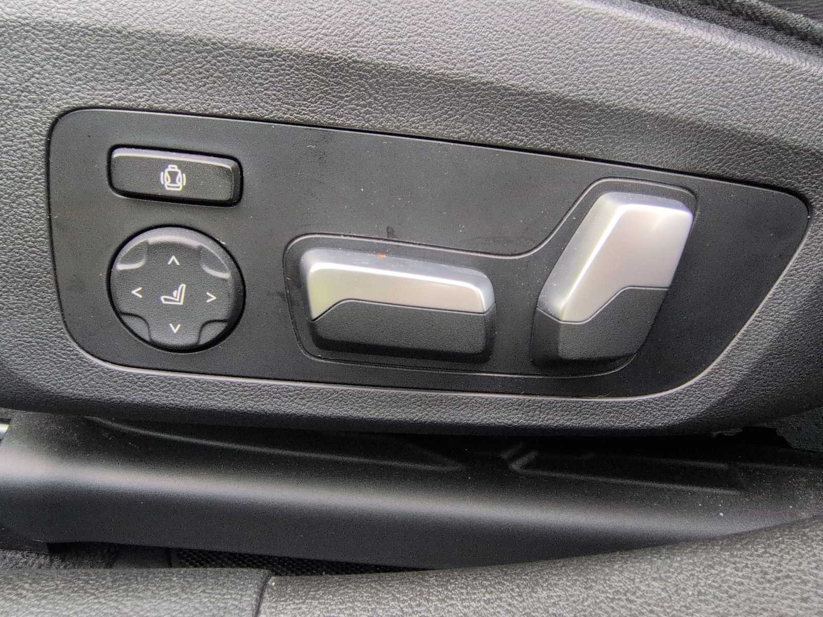 Thumbnail: 2023 BMW M3 - 18