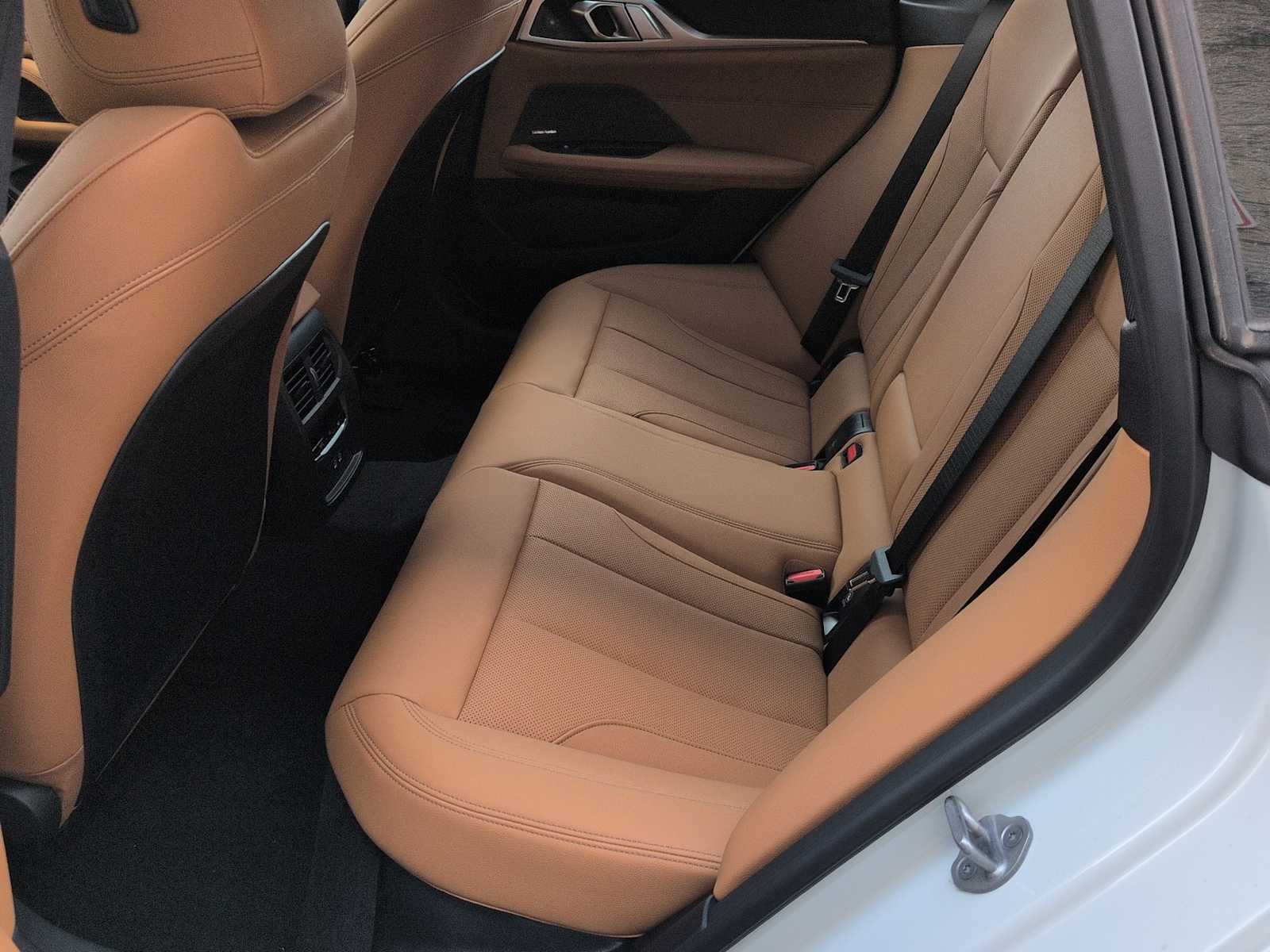 Thumbnail: 2026 BMW i4 - 21