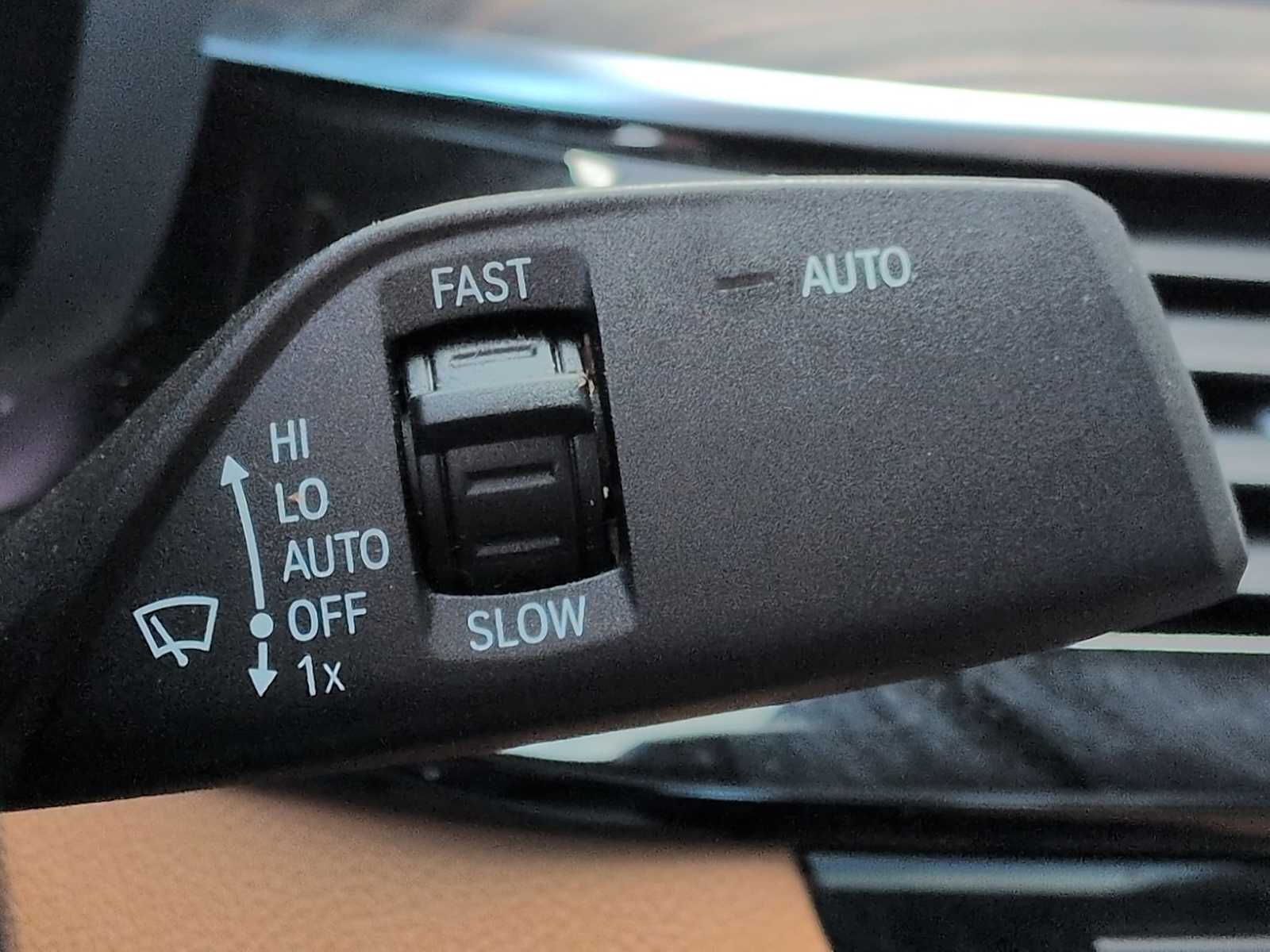 Thumbnail: 2023 BMW 5 Series - 28