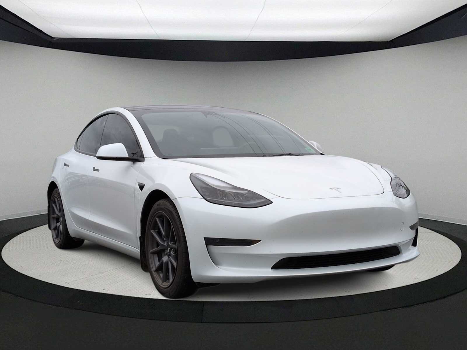 Thumbnail: 2023 Tesla Model 3 - 2