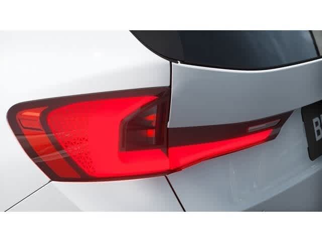 2025 BMW X1 xDrive28i 8