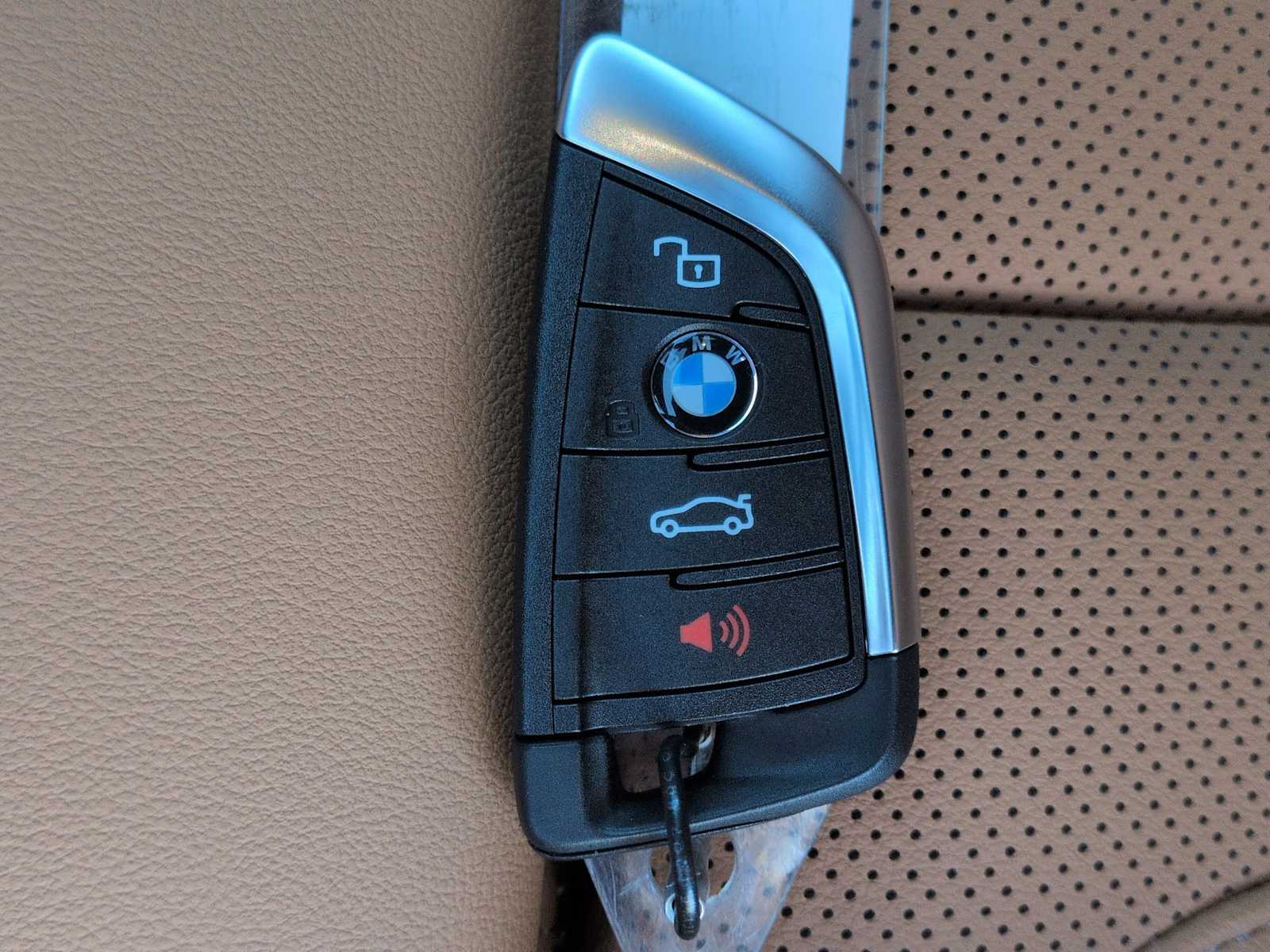 Thumbnail: 2026 BMW i4 - 36