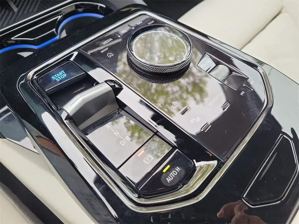 Thumbnail: 2024 BMW i5 - 7