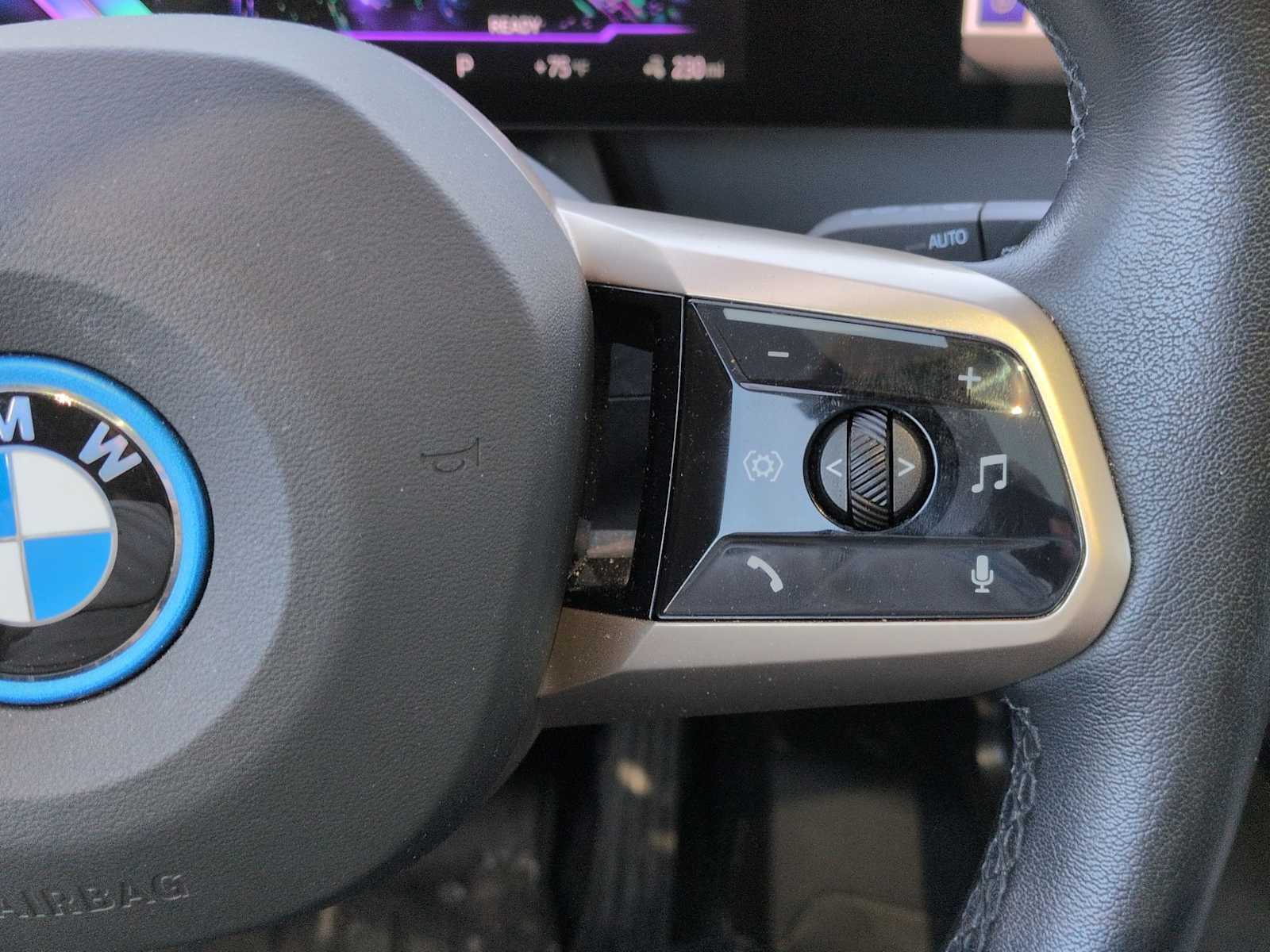 Thumbnail: 2022 BMW iX - 26