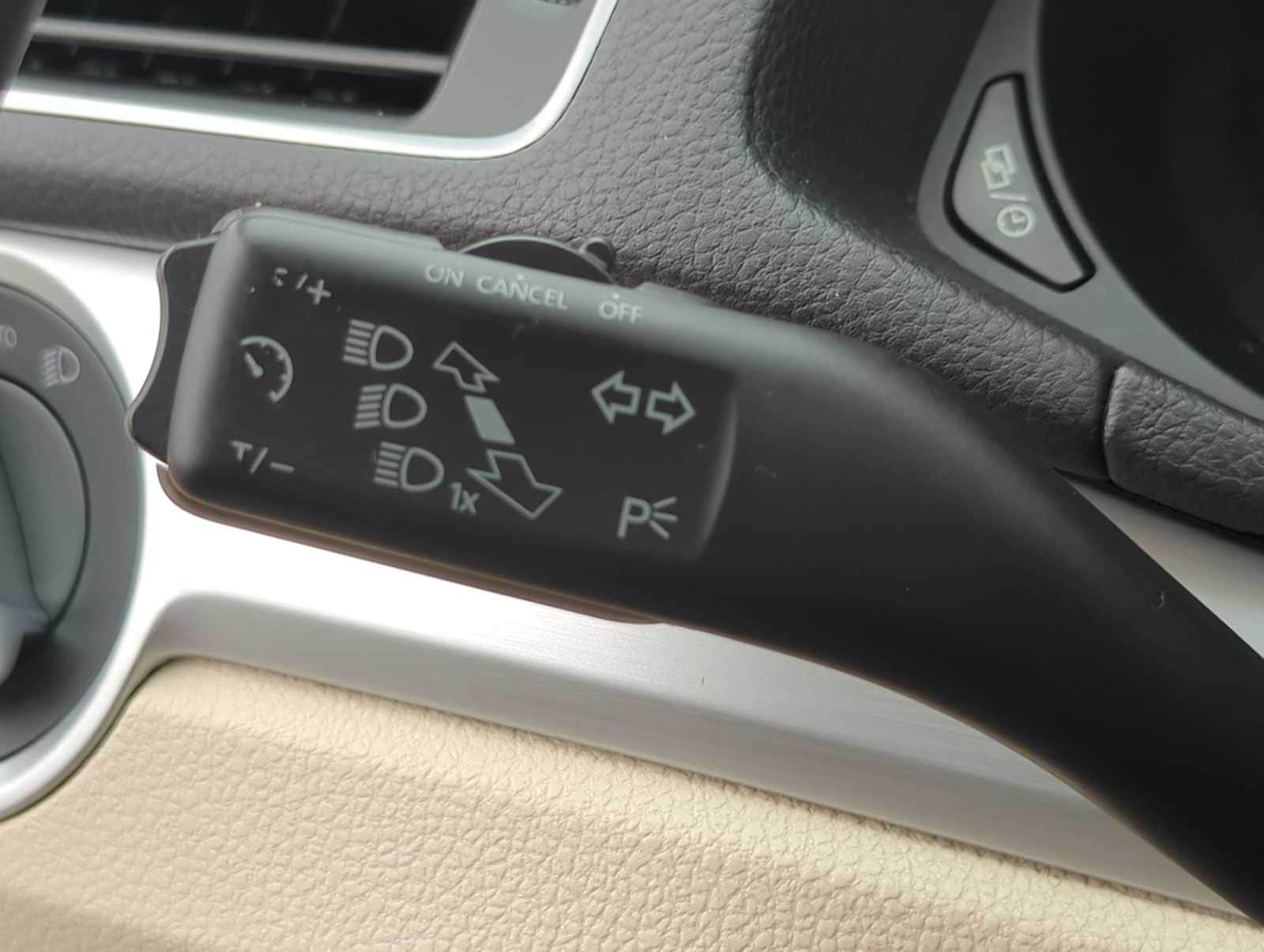 Thumbnail: 2013 Volkswagen Passat - 26