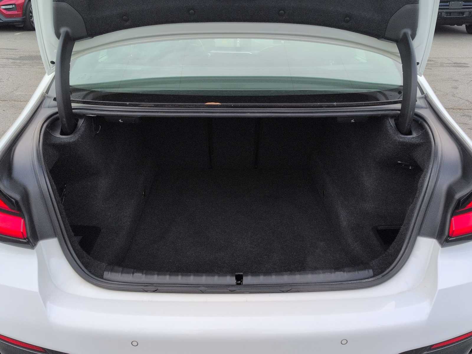 Thumbnail: 2021 BMW 5 Series - 35