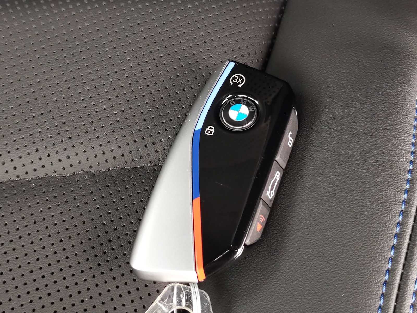 Thumbnail: 2025 BMW i5 - 37