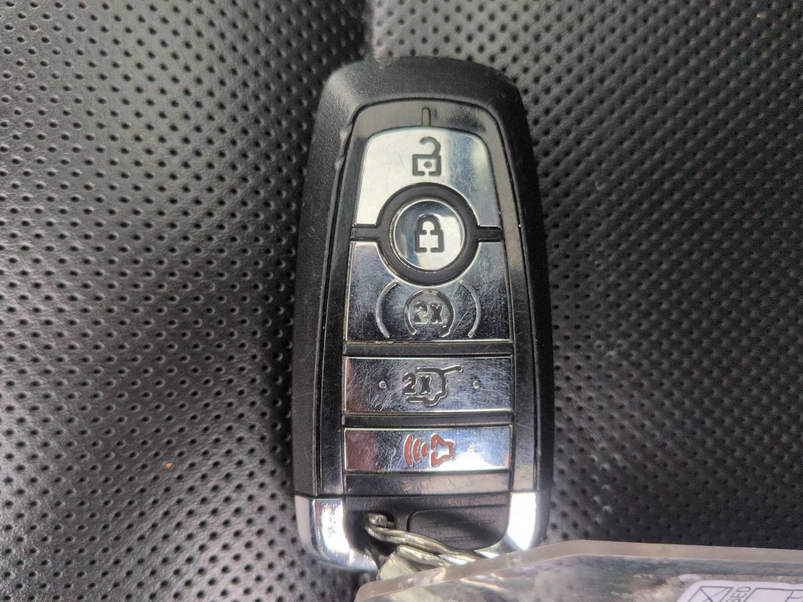 Thumbnail: 2020 Lincoln Navigator L - 37