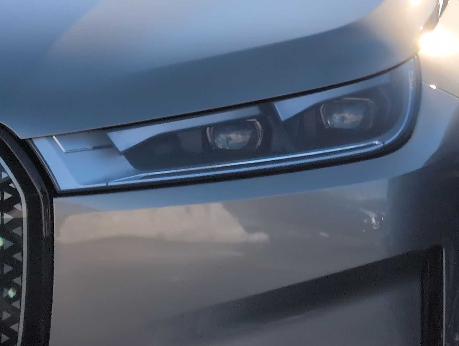 Thumbnail: 2023 BMW iX - 11