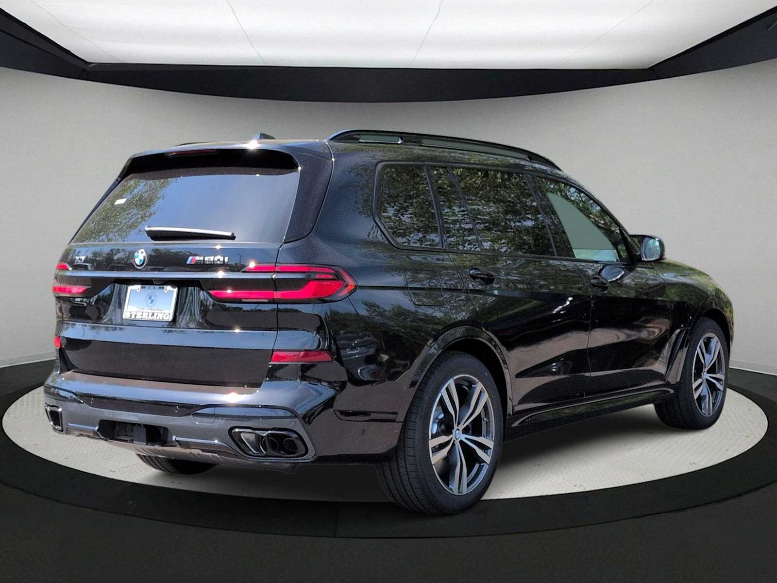 Thumbnail: 2027 BMW X7 - 8