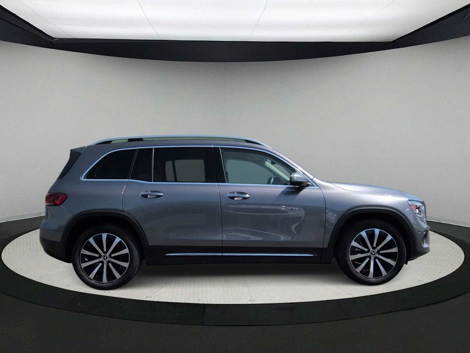 Thumbnail: 2020 Mercedes-Benz GLB - 9