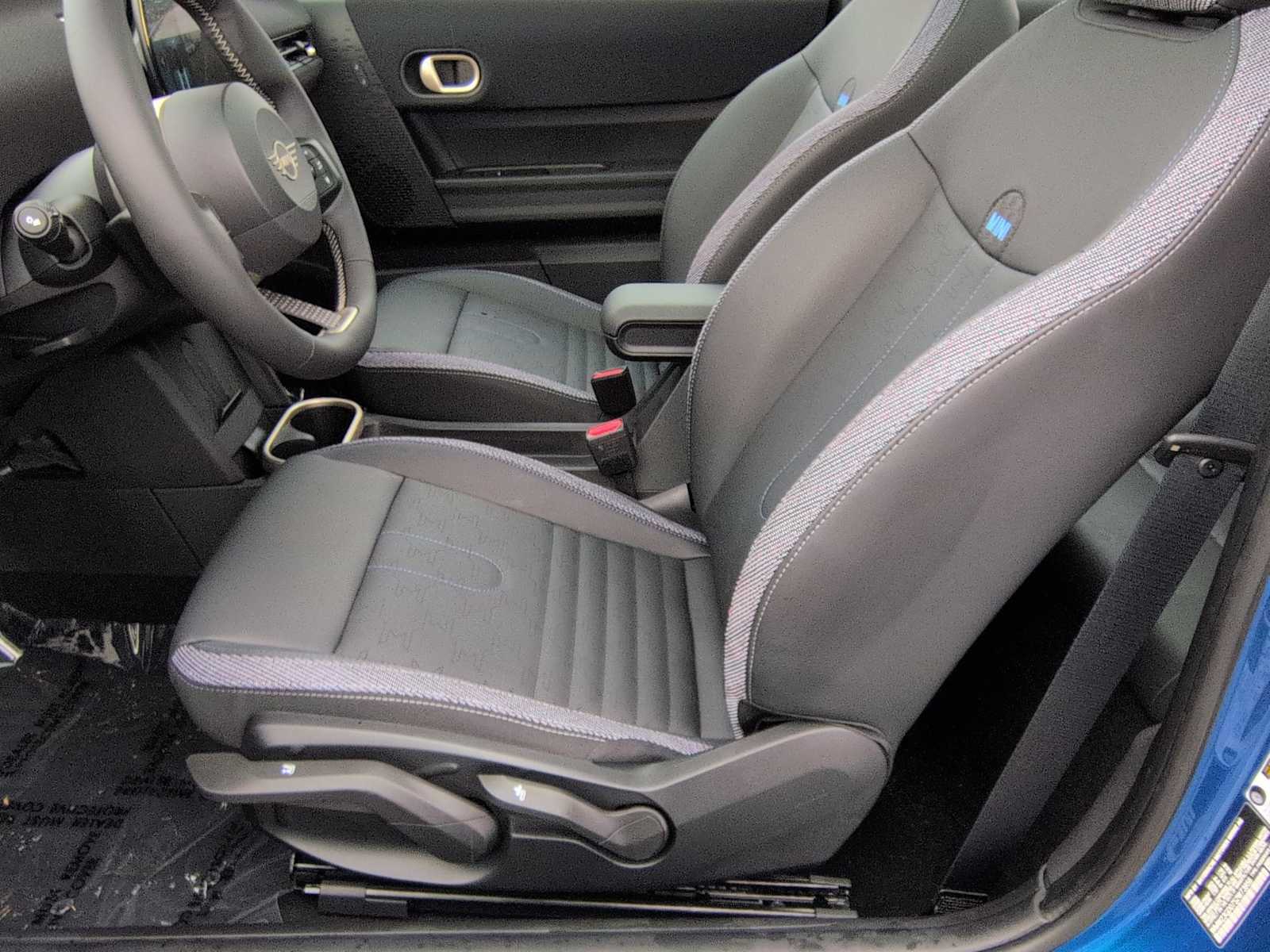 Thumbnail: 2025 MINI Cooper Hardtop - 17