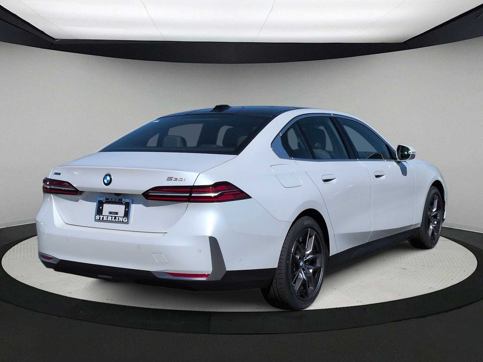 Thumbnail: 2026 BMW 5 Series - 8