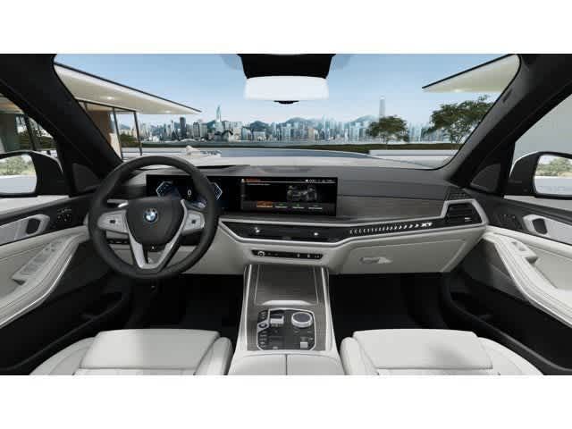 Thumbnail: 2026 BMW X7 - 10