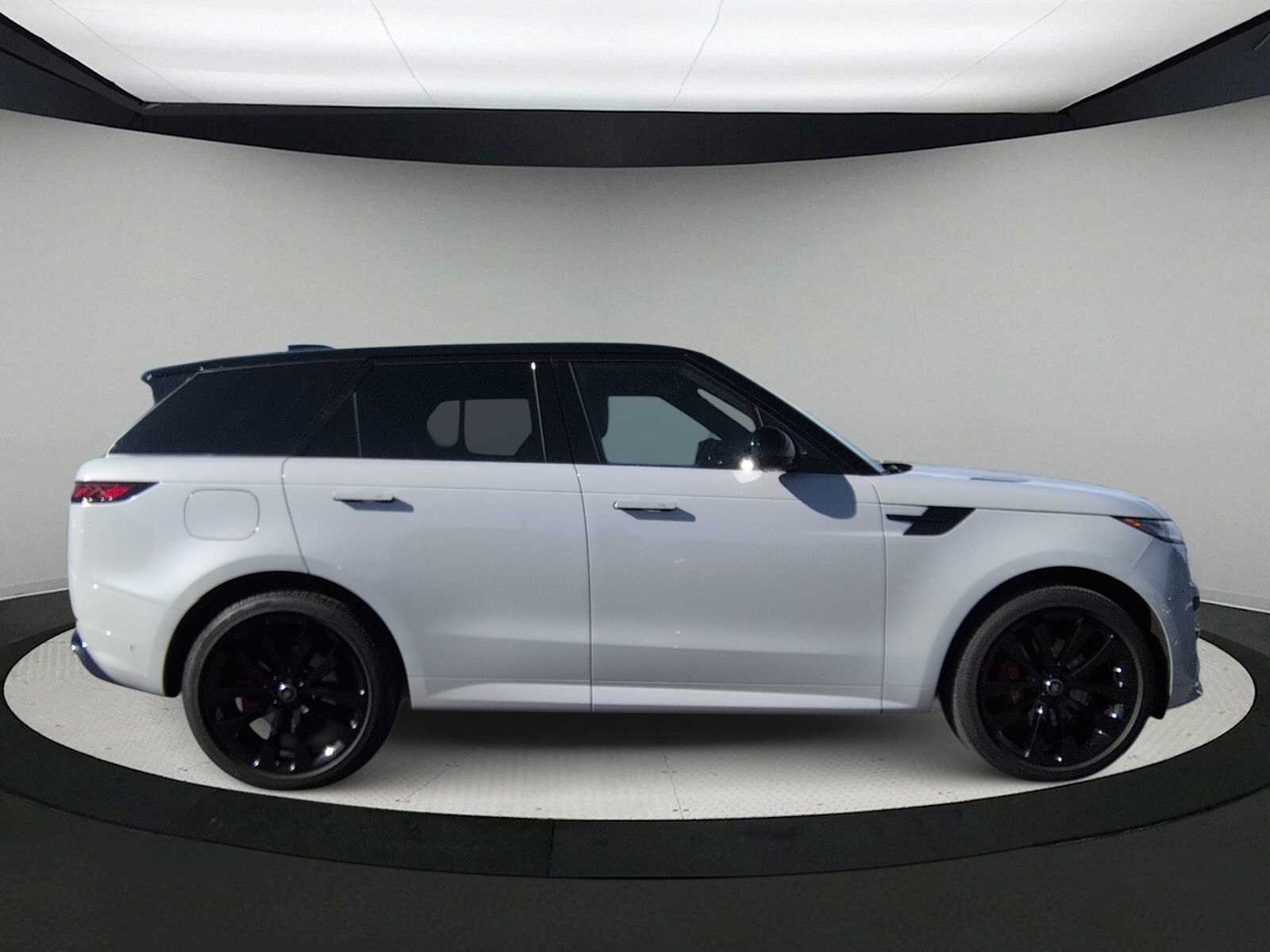 Thumbnail: 2025 Land Rover Range Rover Sport - 9