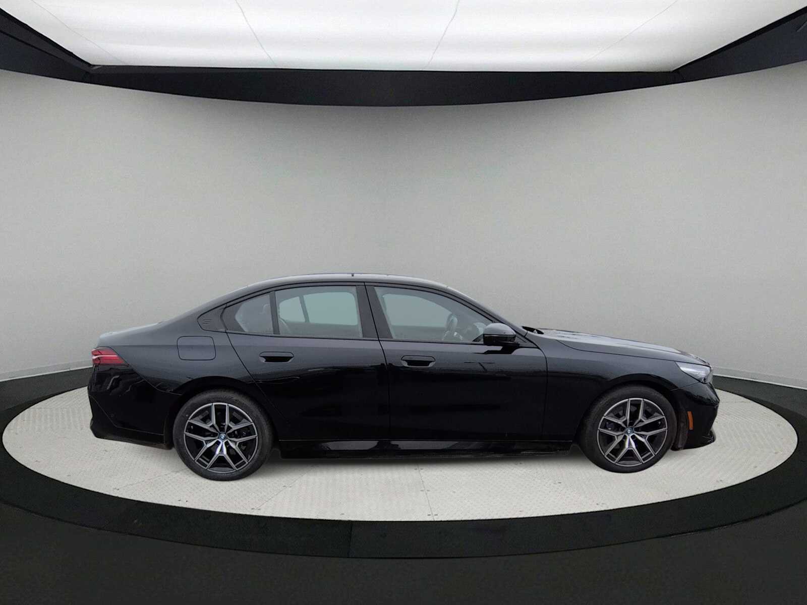 Thumbnail: 2025 BMW i5 - 9