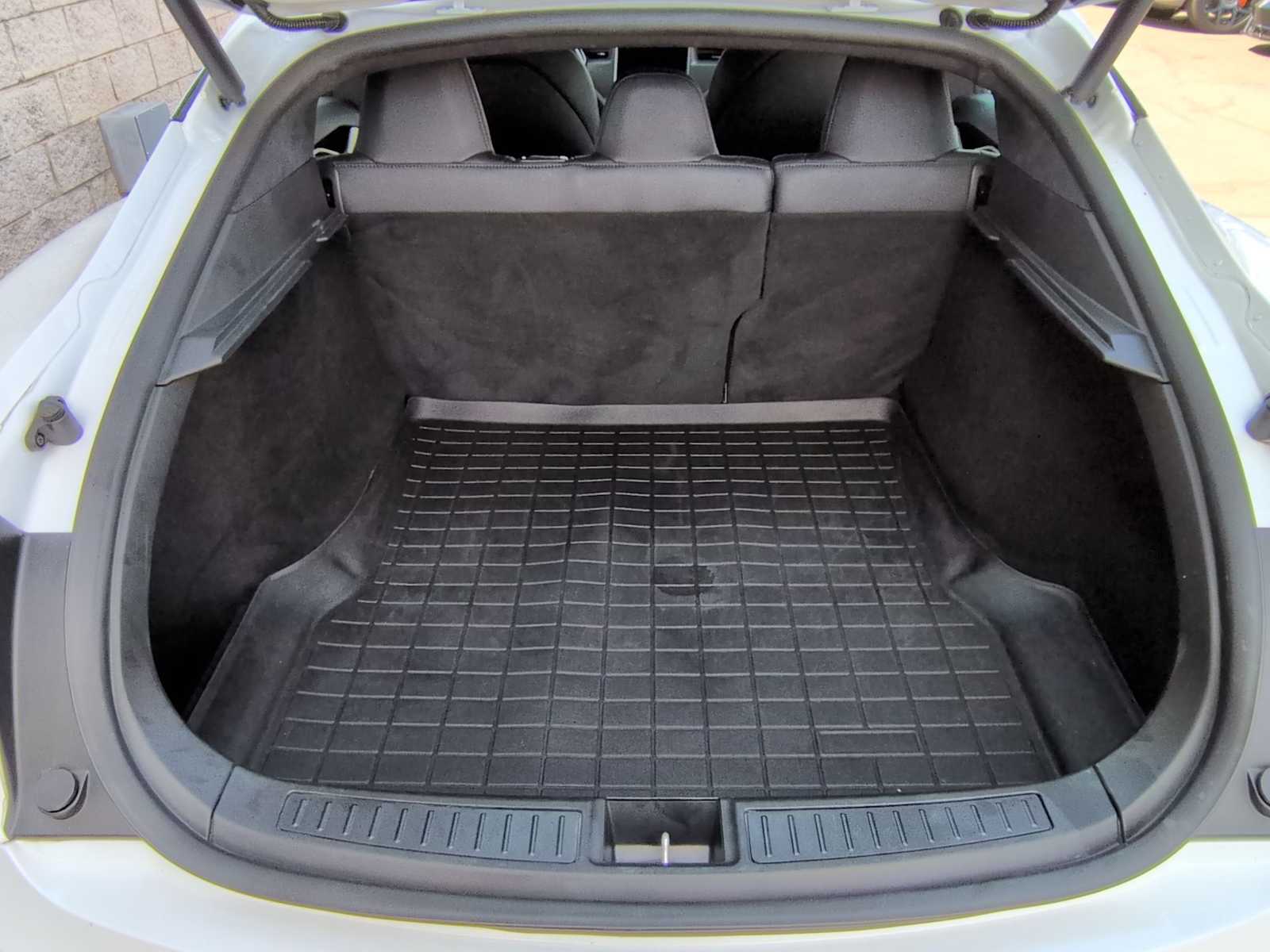 Thumbnail: 2020 Tesla Model S - 36