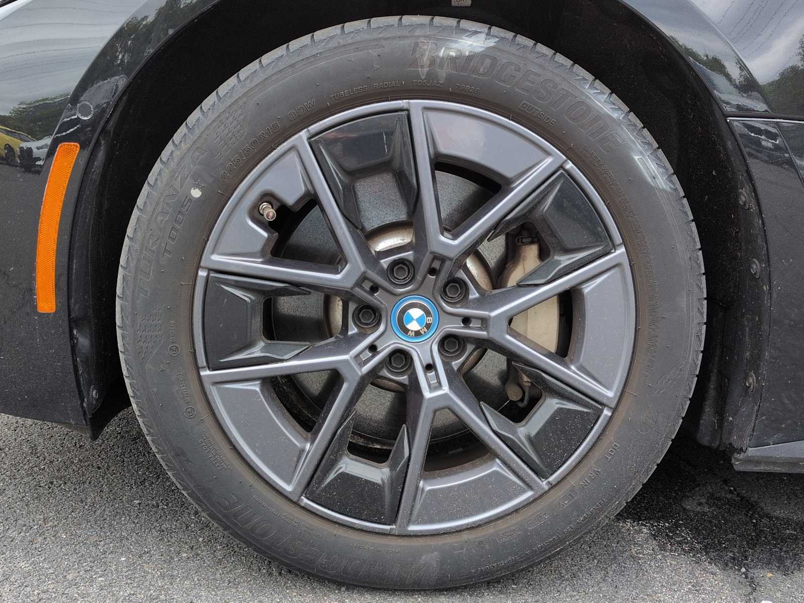 Thumbnail: 2023 BMW i4 - 14