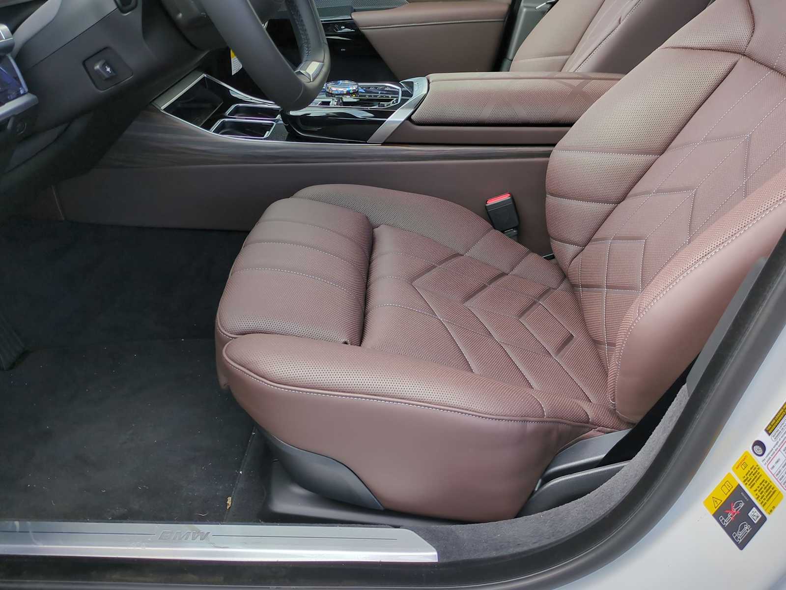 Thumbnail: 2024 BMW i7 - 16