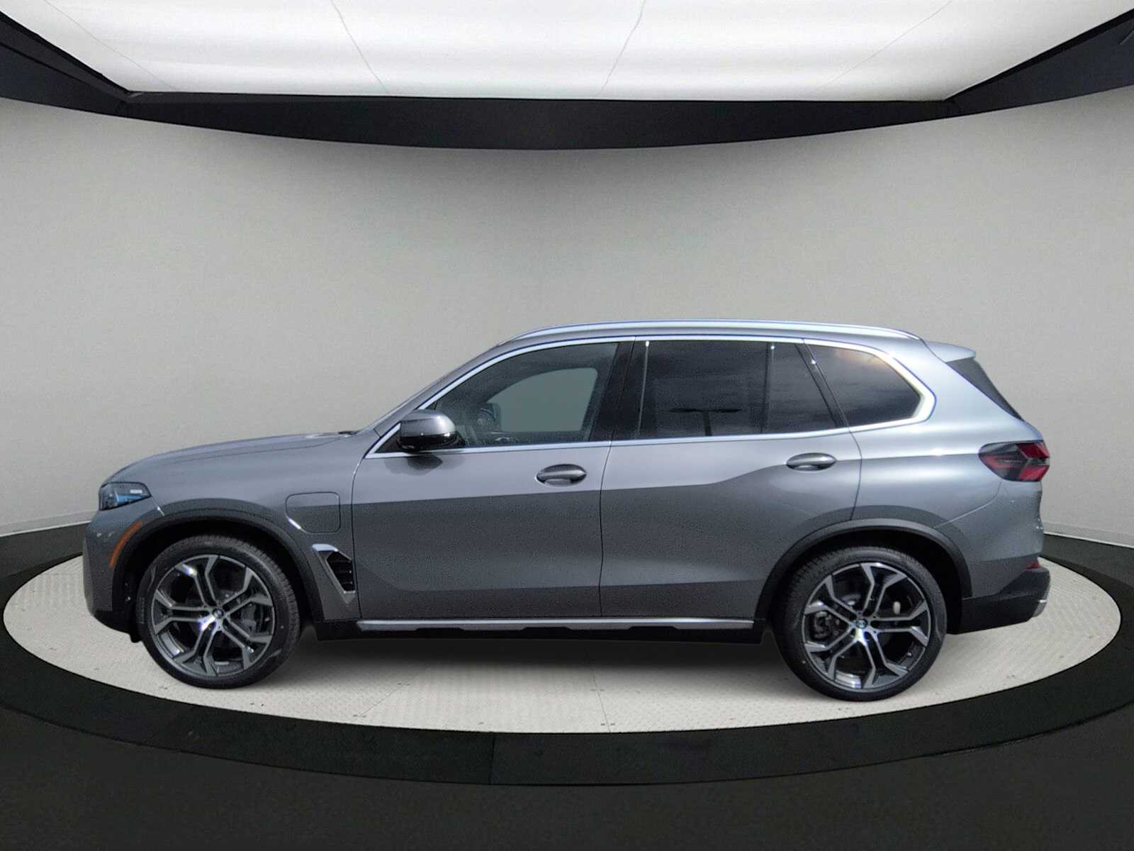 Thumbnail: 2026 BMW X5 - 5