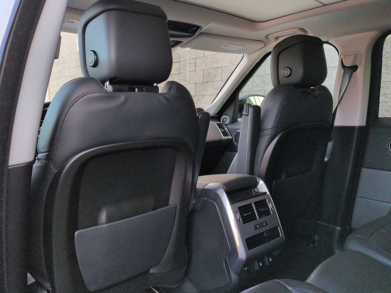 Thumbnail: 2019 Land Rover Range Rover Sport - 19