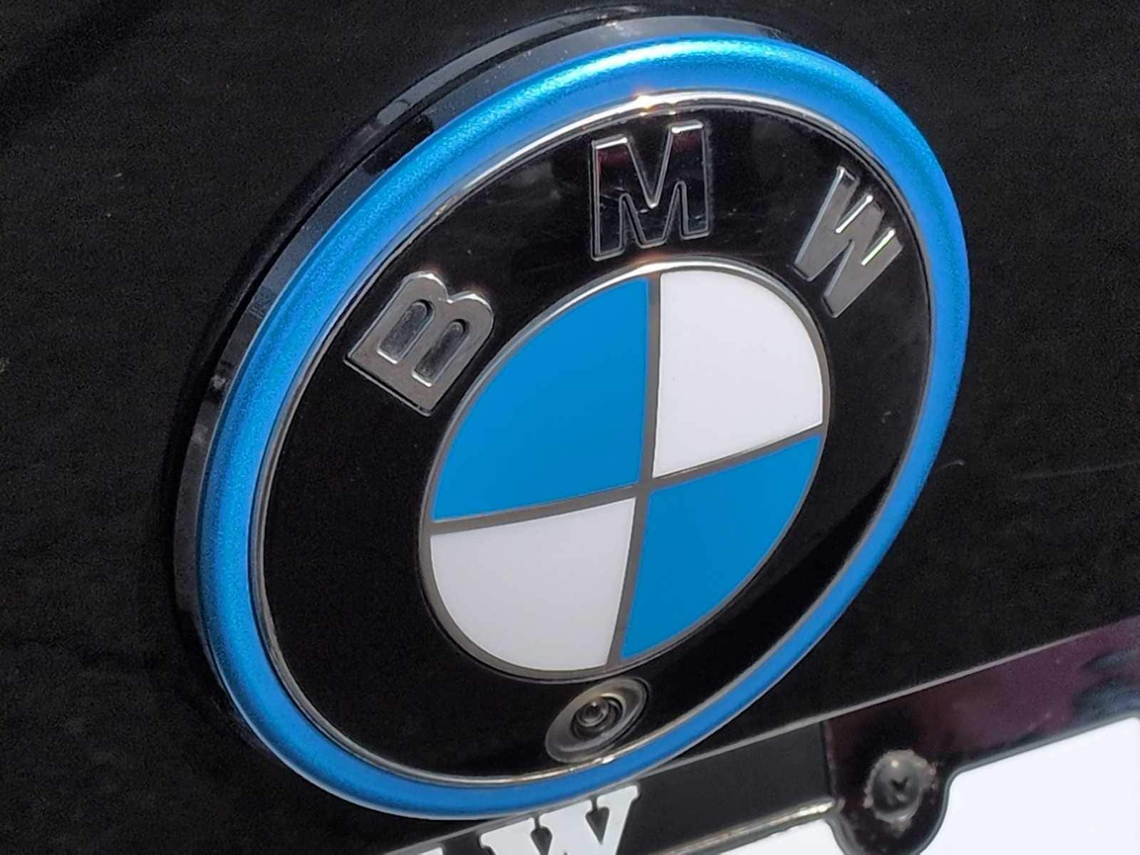 Thumbnail: 2023 BMW i4 - 12