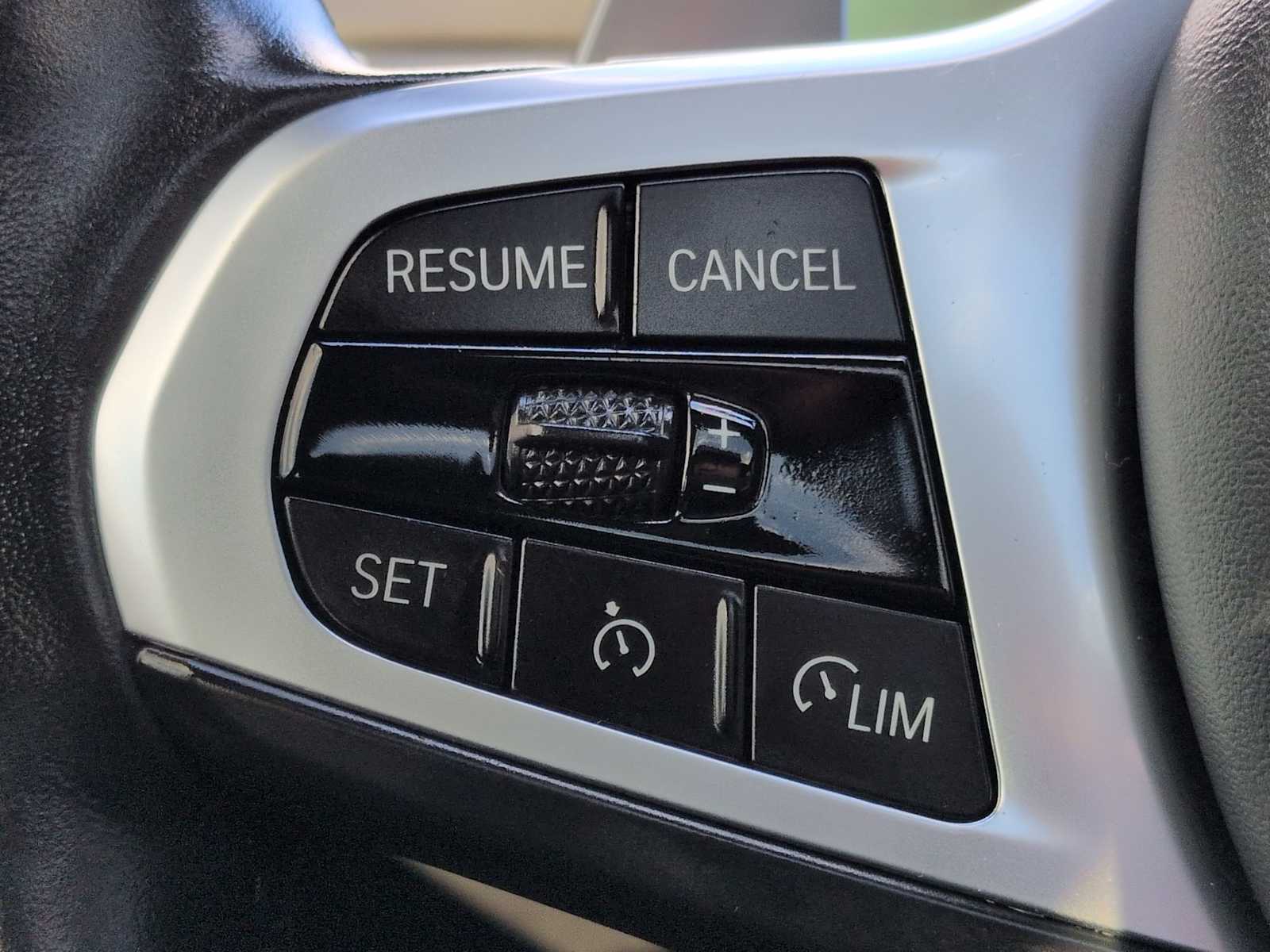 Thumbnail: 2024 BMW 3 Series - 26