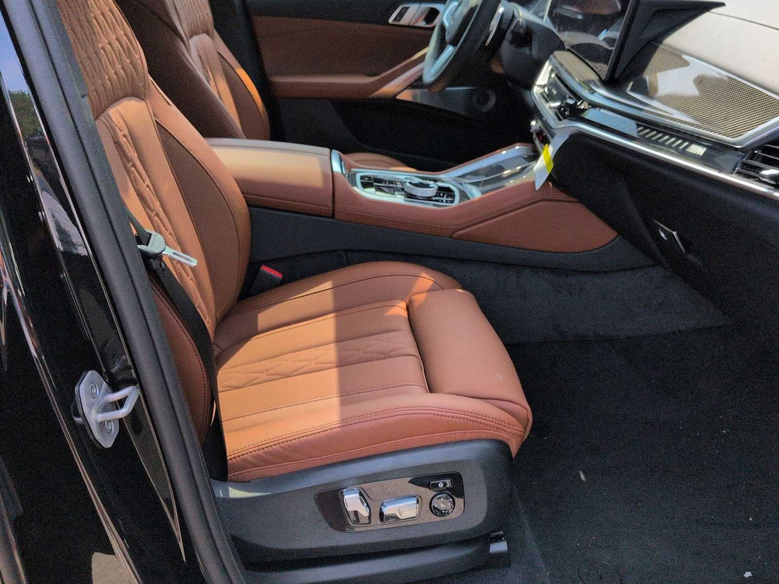 Thumbnail: 2027 BMW X6 - 24