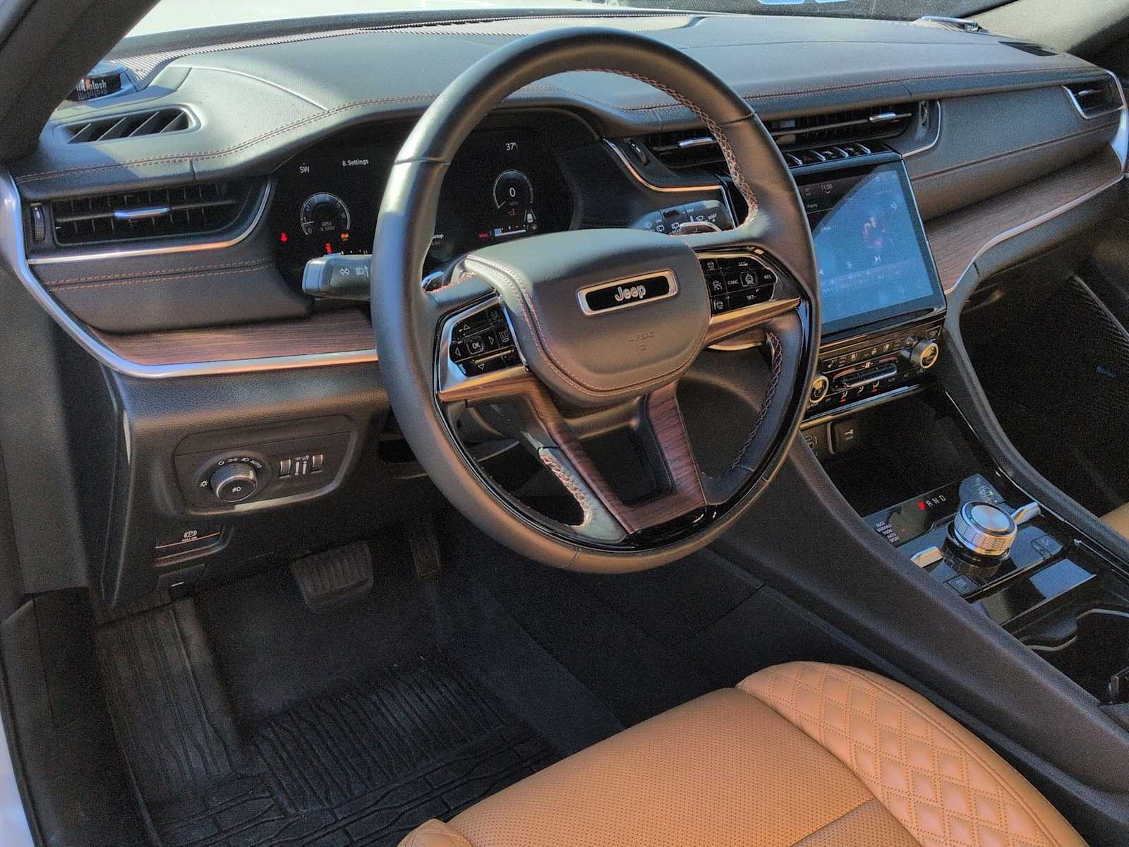 Thumbnail: 2023 Jeep Grand Cherokee - 15