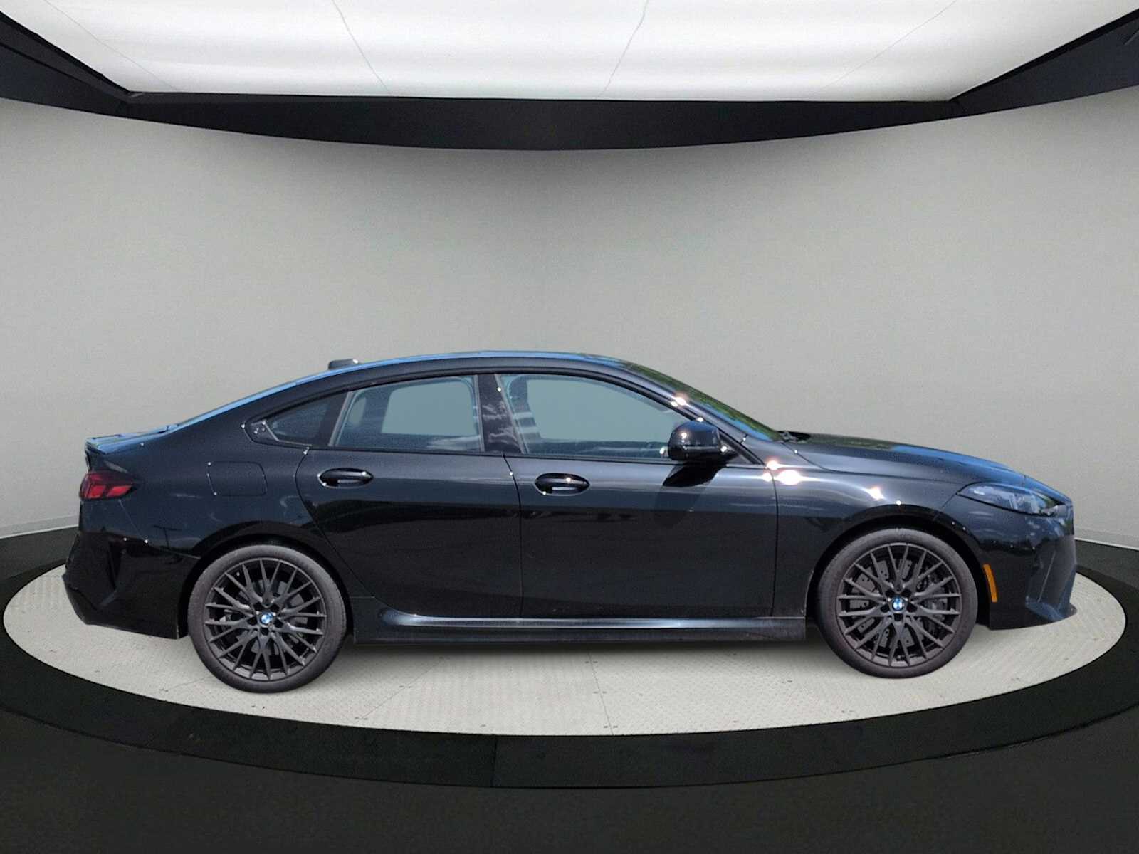 Thumbnail: 2025 BMW 2 Series - 9