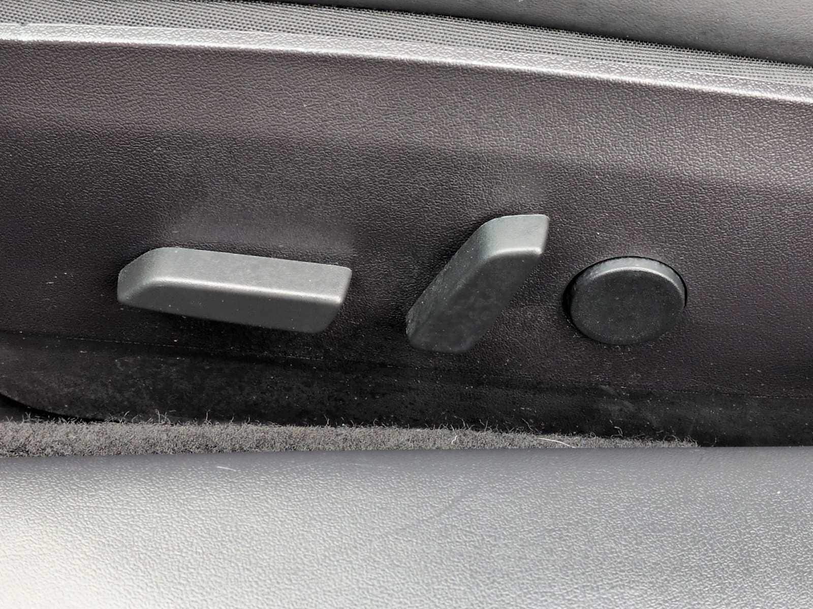 Thumbnail: 2019 Tesla Model 3 - 17