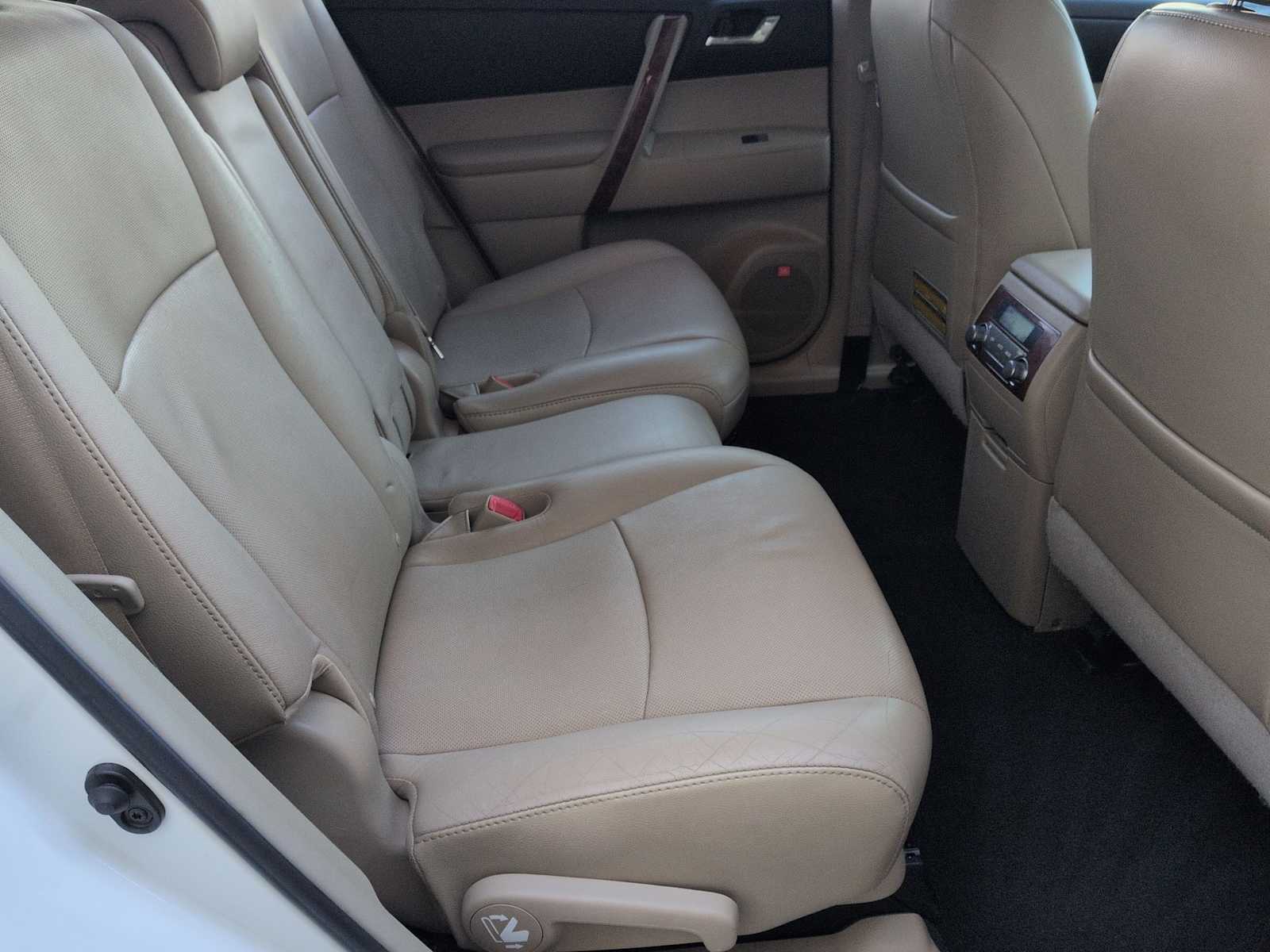 Thumbnail: 2011 Toyota Highlander - 22