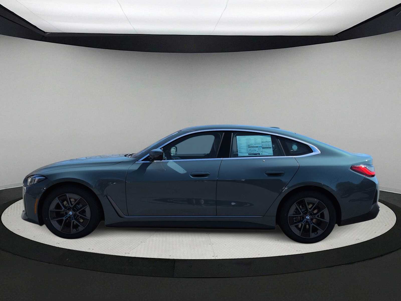 Thumbnail: 2026 BMW i4 - 5